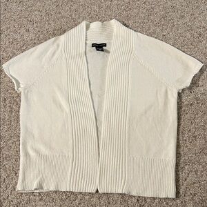 New York & Company Cream Short‑Sleeve Cardigan – Women’s Medium, EUC